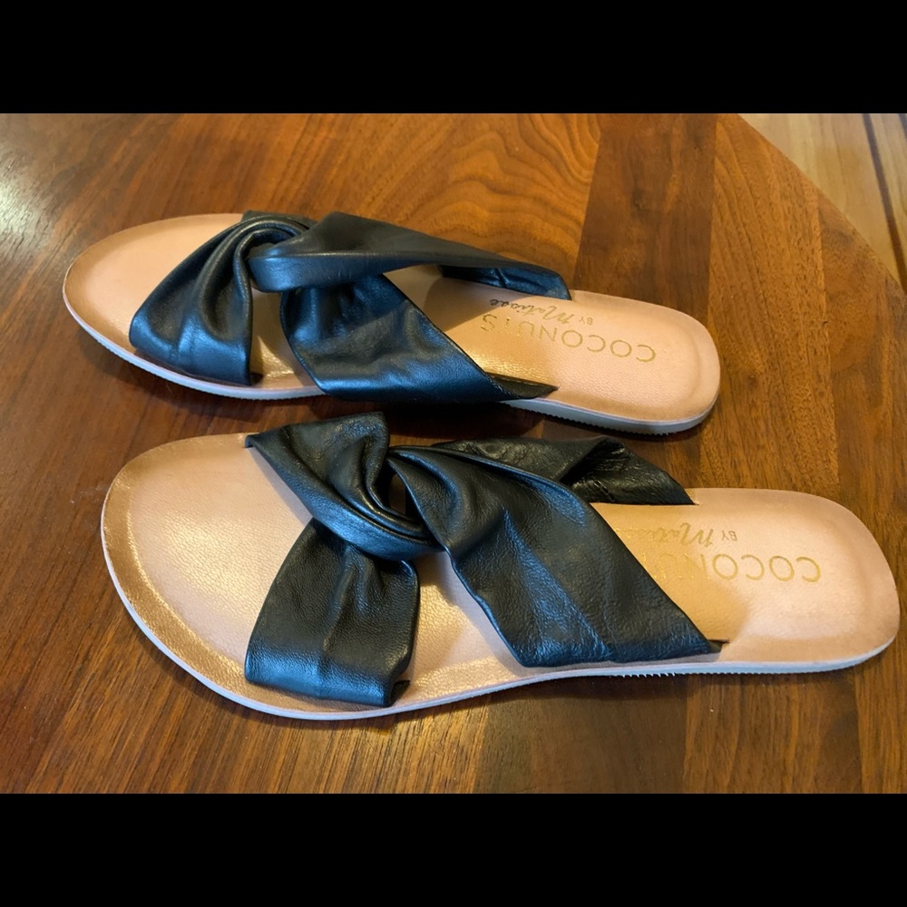 Coconuts by Matisse flat slip on sandals